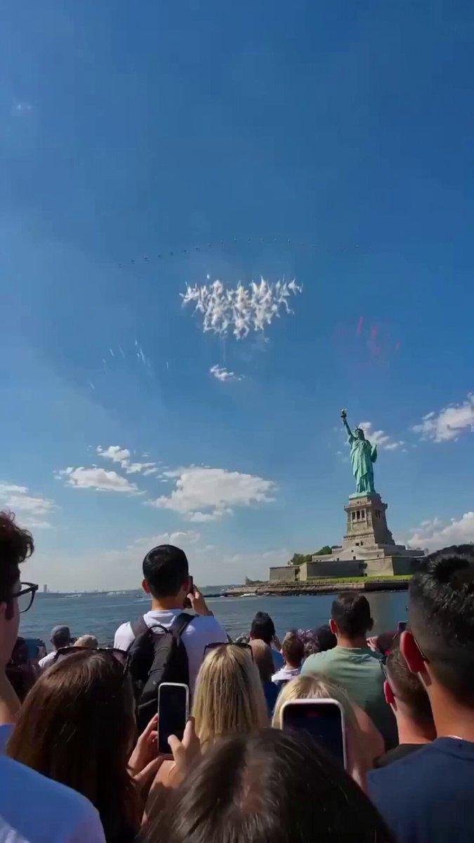 Happy Independence Day! 🇺🇸 

Wishing all Linkers in the U.S. a day filled with freedom, pride, and new connections with InterLink.

#InterLink #ITLG #ITL

Video